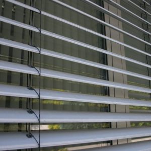 Exteriérové tienenie na okná a dvere